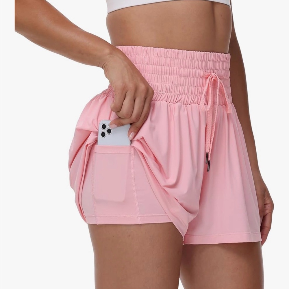 Like new pink athletic shorts – size medium (Amazon)